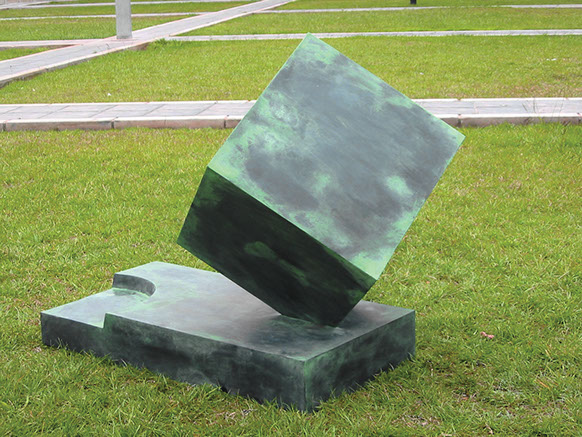 Giuseppe D'Angelo scultore opera in bronzo e tormalina nera