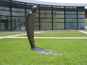 Giuseppe D'Angelo scultore opera in bronzo e tormalina nera