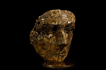Giuseppe D'Angelo una scultura un viso in alabastro e bronzo 