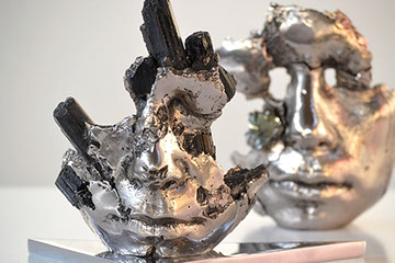 Giuseppe D'Angelo una scultura un viso in alabastro e bronzo 