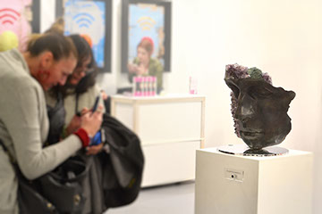 Giuseppe D'Angelo una scultura un viso in alabastro e bronzo 