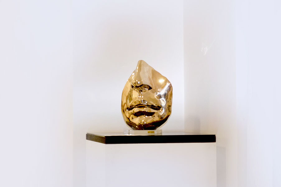 Giuseppe D'Angelo scultura non vedo in bronzo lucido
