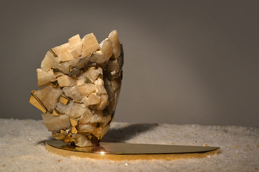 Giuseppe D'Angelo scultura in bronzo e alabastro un viso in marmo frammentato