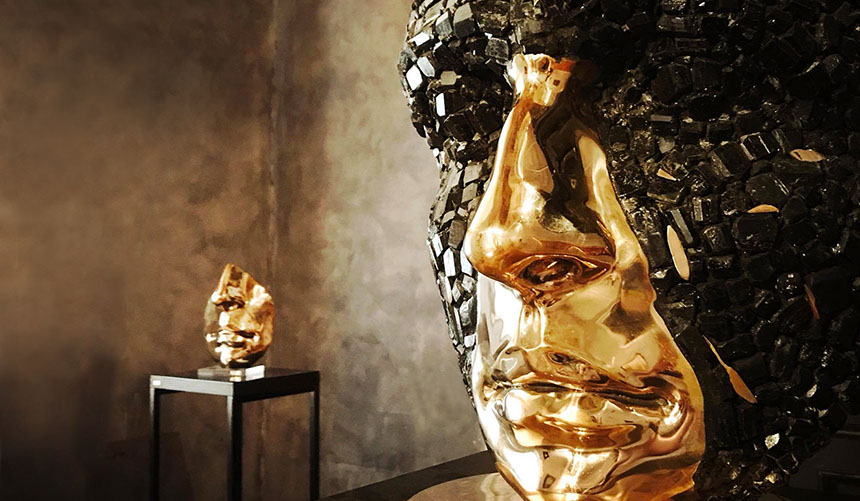 Turamali scultura esposta al Palazzo imperiale Genova