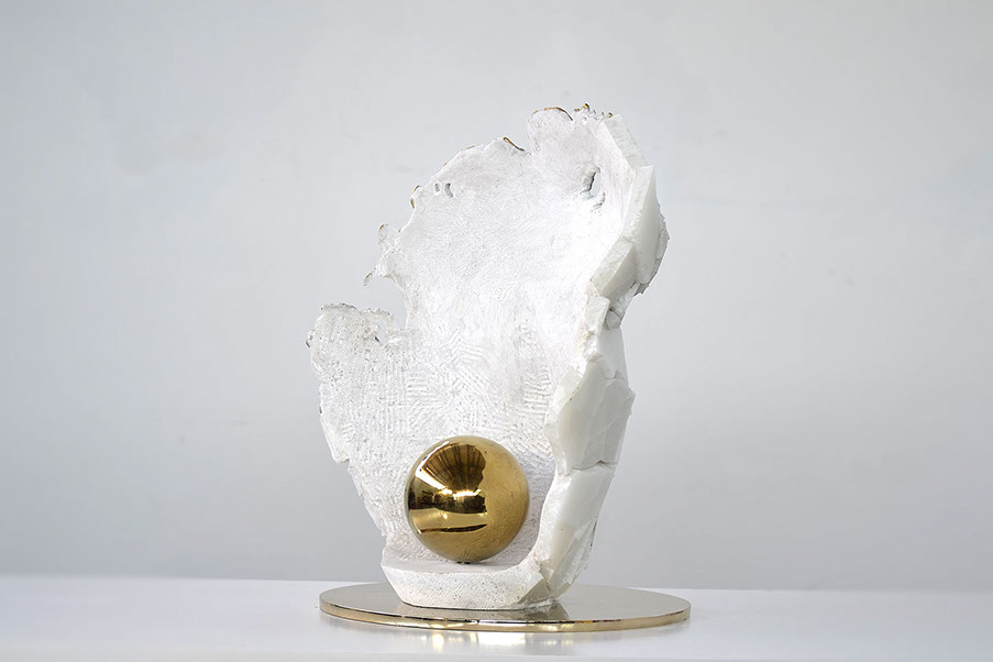 Giuseppe D'Angelo scultura un viso in bronzo e howlite 