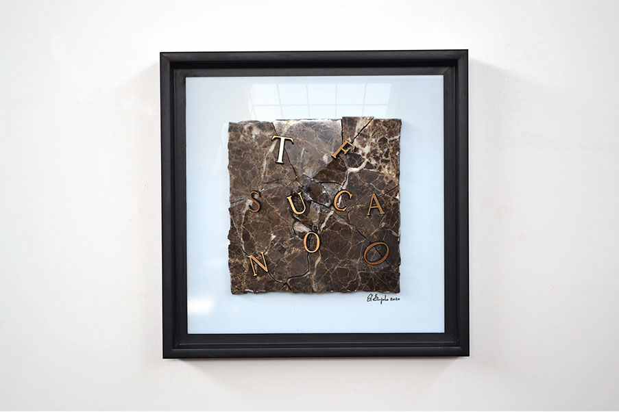 Giuseppe D'Angelo scultura marmo emperador e lettere in bronzo arte ai tempi del corona virus. suca